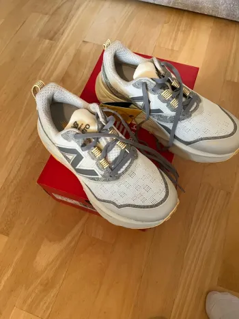 Gebrauchtes New Balance Fresh Foam X Hierro v9 bike — Bild 6 von 6