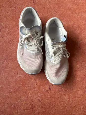 Used On Running Cloud bike — image 2 of 4