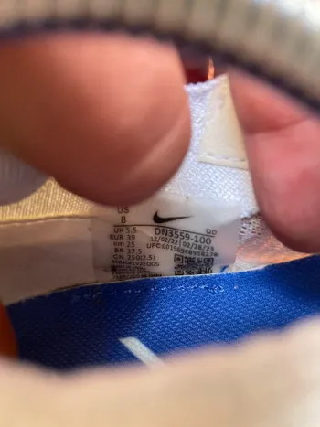 Used Nike Air Zoom Alphafly Next% 2 bike — image 8 of 9