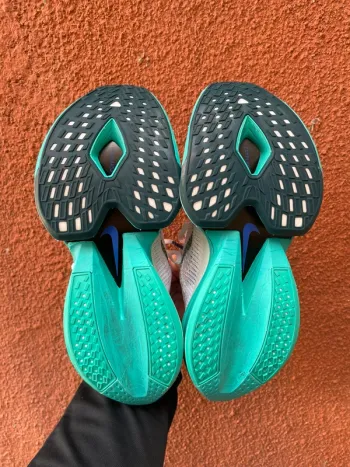 Used Nike Air Zoom Alphafly Next% 2 bike — image 7 of 9