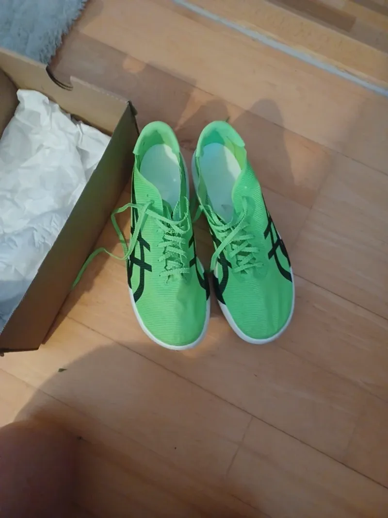 Used Asics Metaspeed Ray Running Shoes