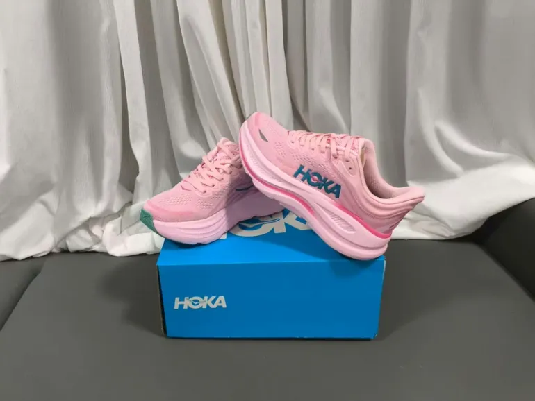 Gebrauchtes Hoka Chaussures de course pour femmes bike — Bild 4 von 5