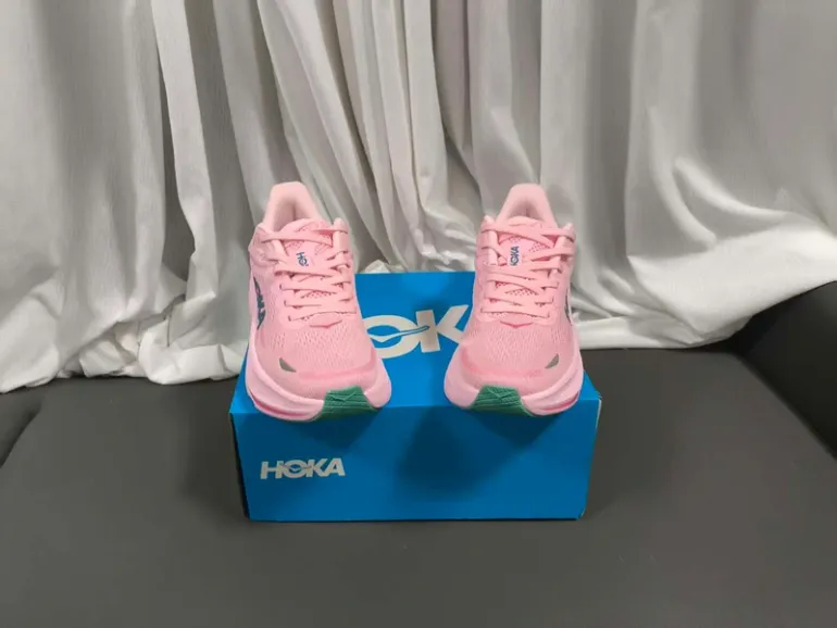 Gebrauchtes Hoka Chaussures de course pour femmes bike — Bild 2 von 5