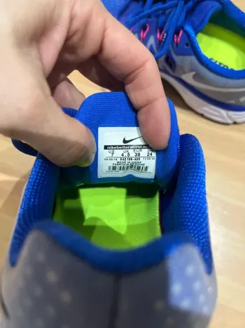 Used Nike Air Zoom Vomero 9 bike — image 7 of 9