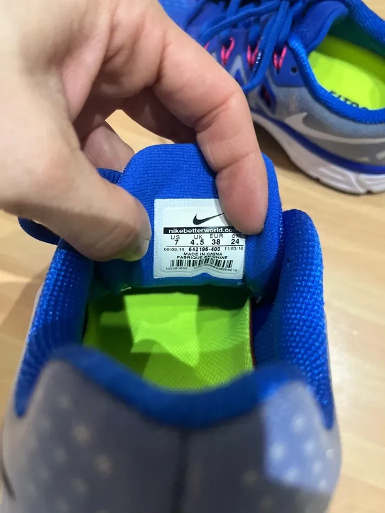 Used Nike Air Zoom Vomero 9 bike — image 7 of 9
