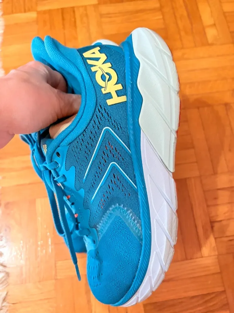 Used Hoka Arahi 5 bike — image 11 of 11