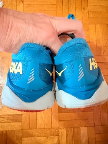Used Hoka Arahi 5 bike — image 10 of 11