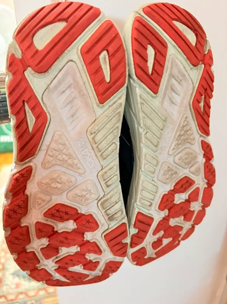 Used Hoka Arahi 5 bike — image 3 of 11