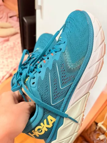 Used Hoka Arahi 5 bike — image 2 of 11