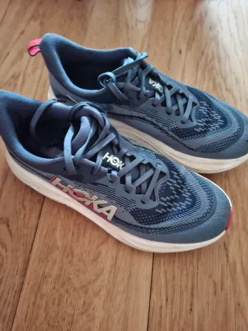 Used Hoka Skyflow bike — image 2 of 9