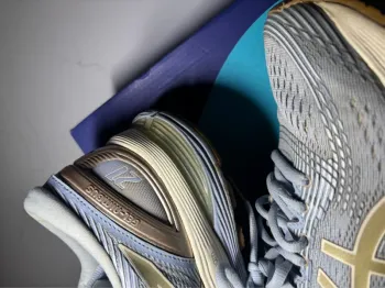 Used Asics Gel-Nimbus 21 bike — image 4 of 6