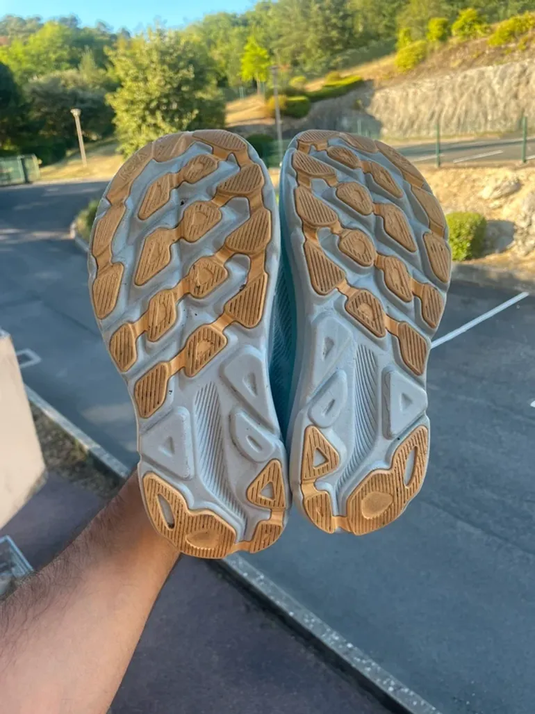 Used Hoka Clifton 9 bike — image 3 of 4
