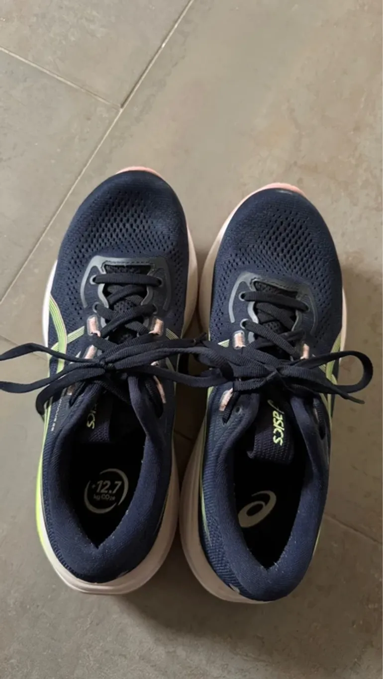 Used Asics Gel Cumulus 28 bike — image 3 of 7