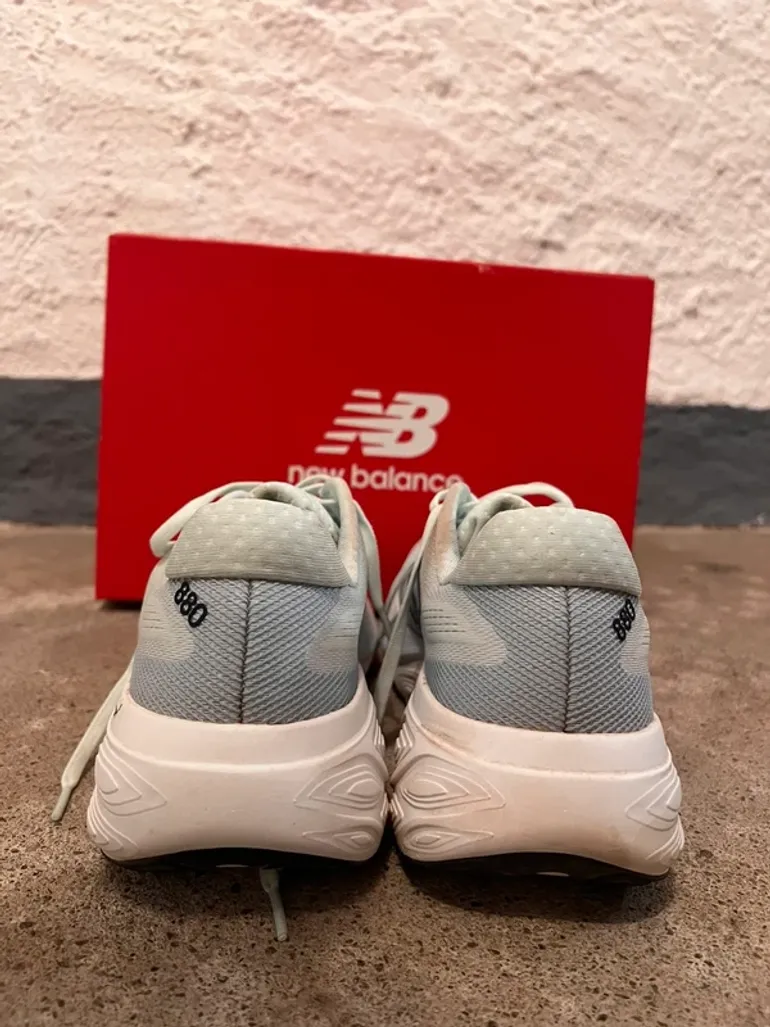 Used New Balance Fresh Foam X 880 bike — image 4 of 9