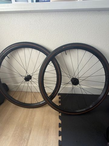 Used Bontrager Paradigm Comp 25 2025 Wheels