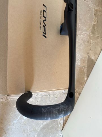 Used Roval Rapide Handlebar 2024 bike — image 3 of 6
