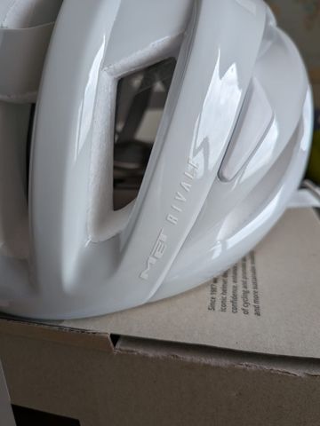 Used MET Rivale Helmet 2026 bike — image 5 of 6