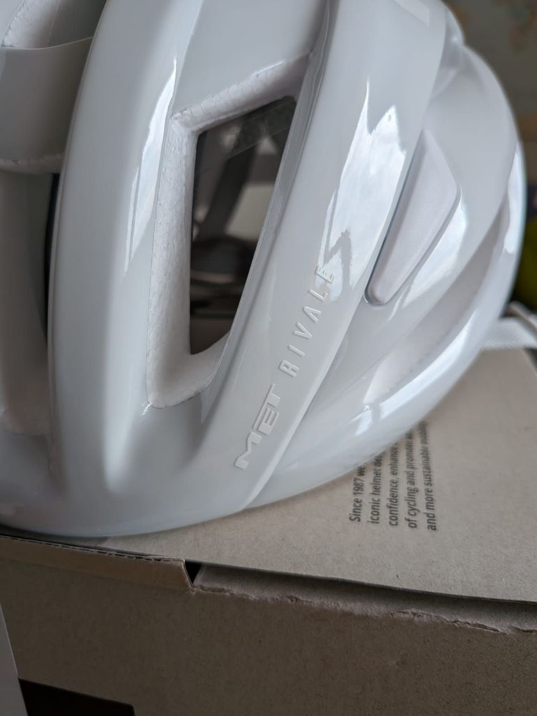 Used MET Rivale Helmet 2026 bike — image 5 of 6