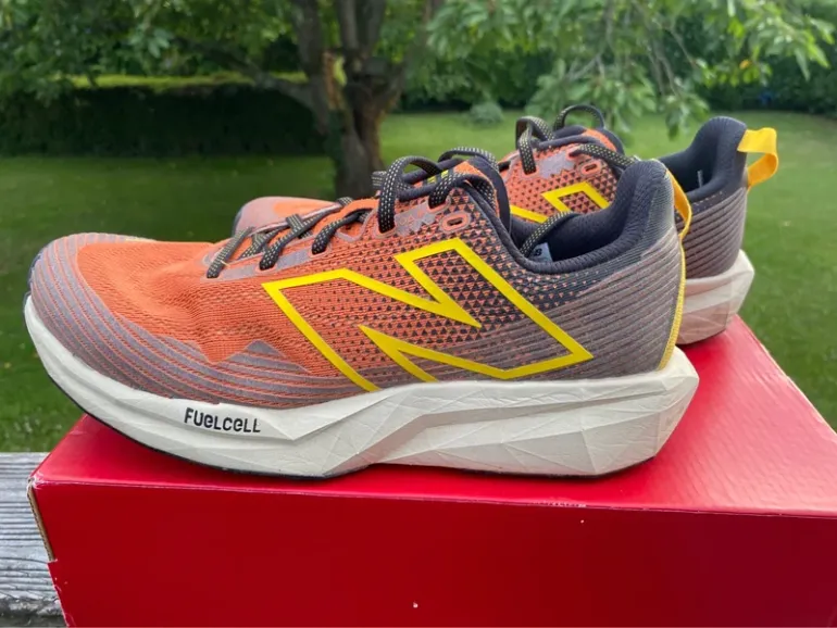 Used New Balance Venym bike — image 4 of 10