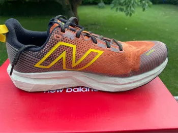 Used New Balance Venym bike — image 8 of 10