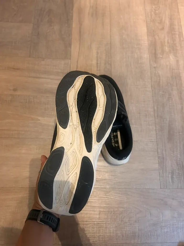 Used New Balance Fresh Foam X 1080 V14 bike — image 4 of 4