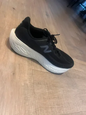 Used New Balance Fresh Foam X 1080 V14 bike — image 2 of 4