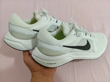 Used Nike Air Zoom Vomero 16 bike — image 2 of 7
