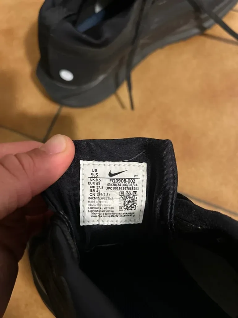 Used Nike Gore-Tex bike — image 2 of 5