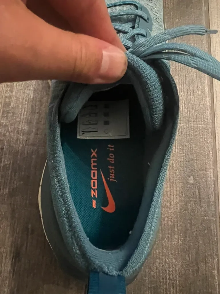 Used Nike ZoomX Invincible Run 3 bike — image 3 of 5