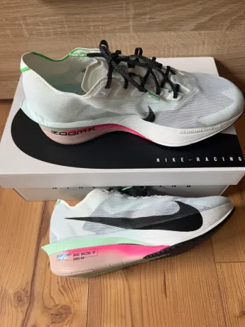 Hyper ZoomX Vaporfly NEXT4 bike d'occasion — image 2 sur 4