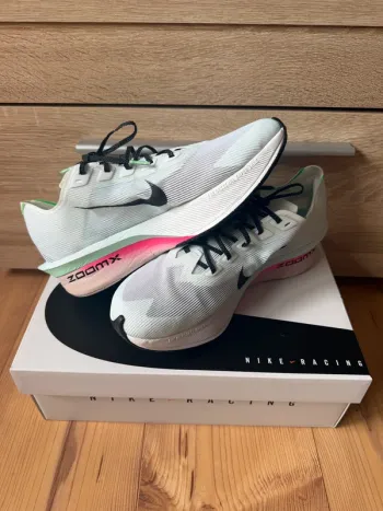 Hyper ZoomX Vaporfly NEXT4 bike d'occasion — image 3 sur 4