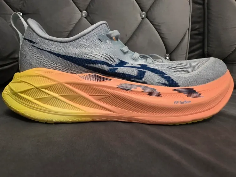 Used Asics Superblast 2 bike — image 4 of 11