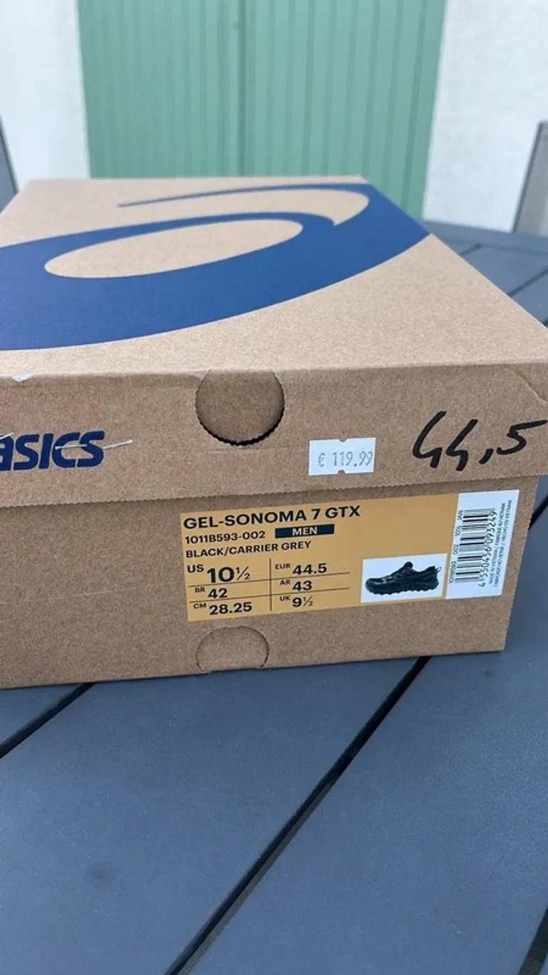 Used Asics running shoes bike — image 5 of 7