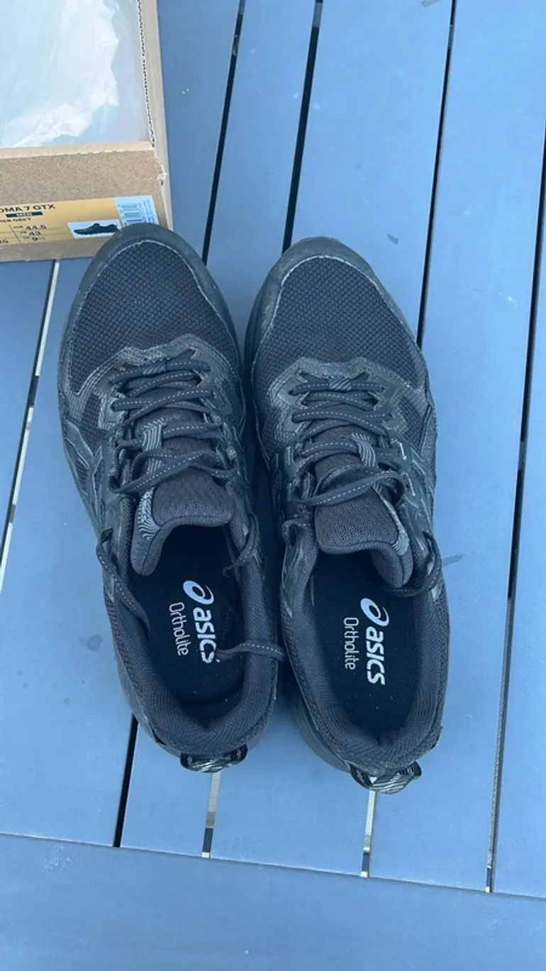 Used Asics running shoes bike — image 3 of 7