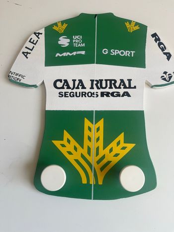 Gebrauchtes sans marque Caja Rural–Seguros RGA Jersey 2026 bike
