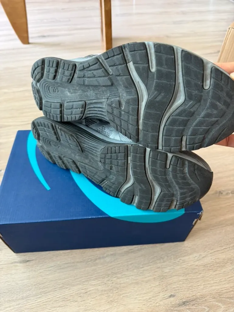 Używany Asics Gel Nimbus 21 bike — zdjęcie 5 z 6