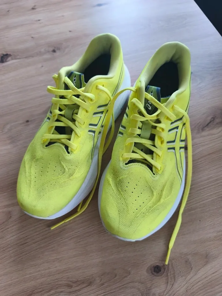 Used Asics GT-2000 14 2025 bike — image 2 of 6