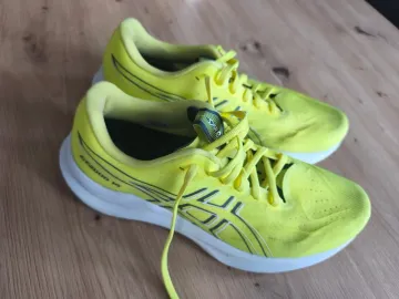 Tweedehands Asics GT-2000 14 2025 bike — afbeelding 3 van 6
