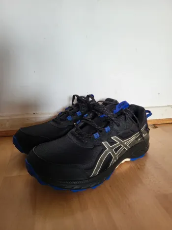 Tweedehands Asics Gel Venture 10 WP bike