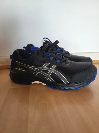 Asics Gel Venture 10 WP bike d'occasion — image 2 sur 6