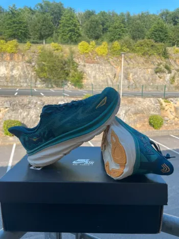 Tweedehands Hoka Clifton 9 bike