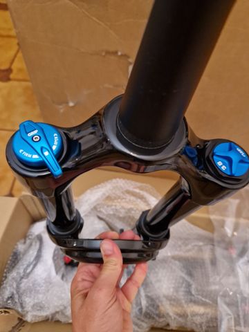 Tweedehands Fox Racing 38 Float 29 Rhythm Grip 2026 bike — afbeelding 17 van 18