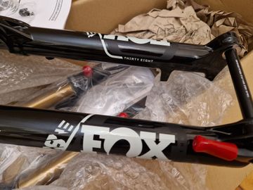 Tweedehands Fox Racing 38 Float 29 Rhythm Grip 2026 bike — afbeelding 6 van 18