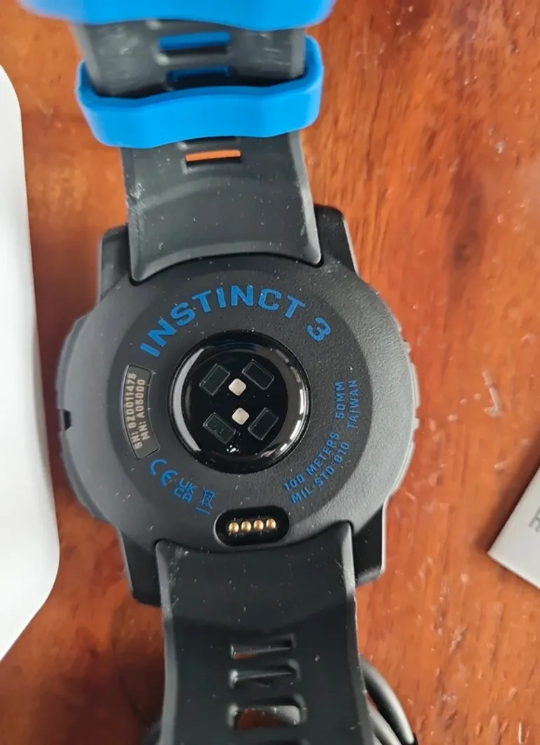 Garmin Instinct 3 AMOLED bike d'occasion — image 4 sur 5