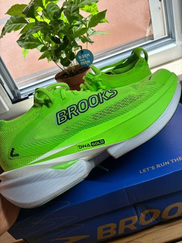 Käytetty Brooks Hyperion Max 3 2026 bike — kuva 4 / 5