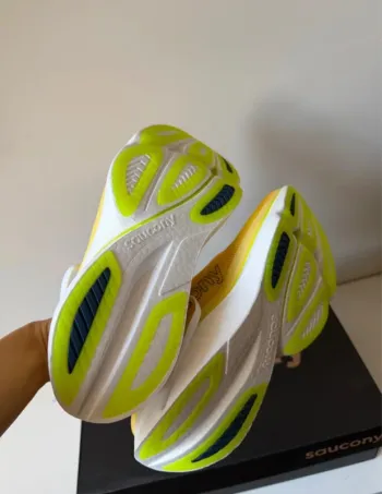 Used Saucony Azura bike — image 5 of 6