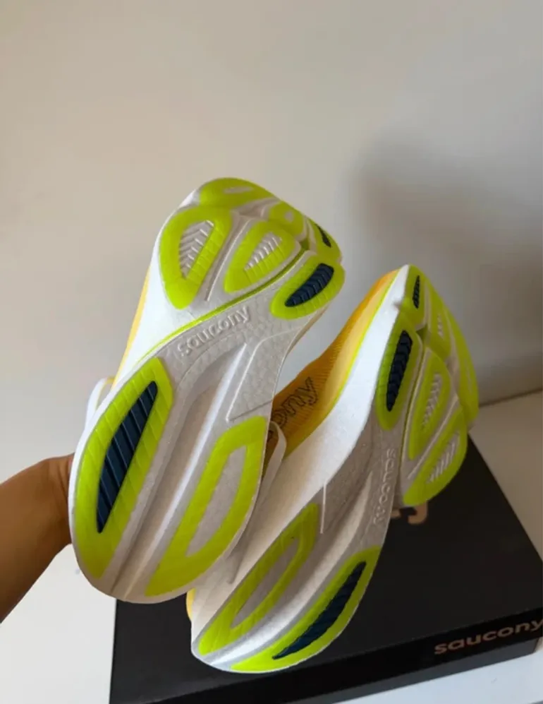 Used Saucony Azura bike — image 5 of 6