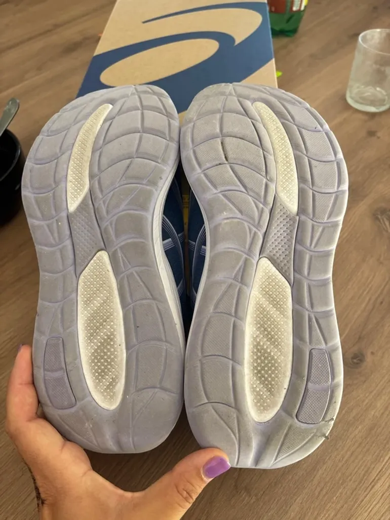 Used Asics Gel Cumulus 28 bike — image 2 of 3