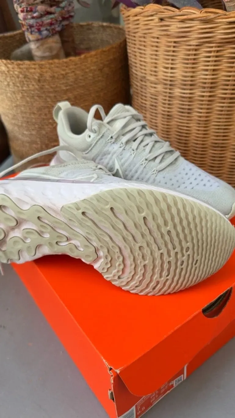 Gebrauchtes Nike Running Shoes Size 40 bike — Bild 4 von 4
