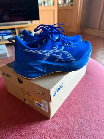 Used Asics Novablast 5 bike